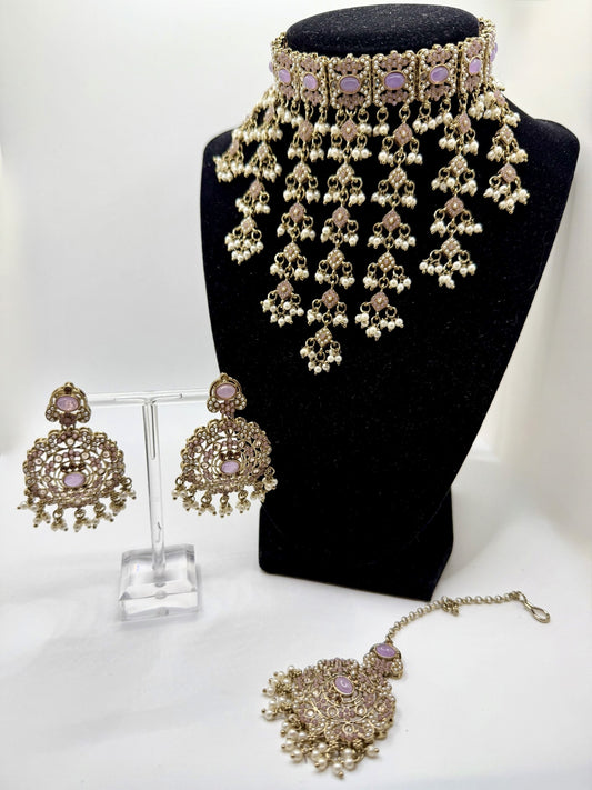 Modish Saanvi Choker Set