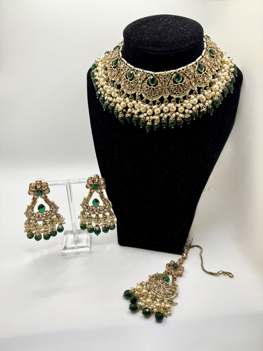 Modish Lahara Necklace Set