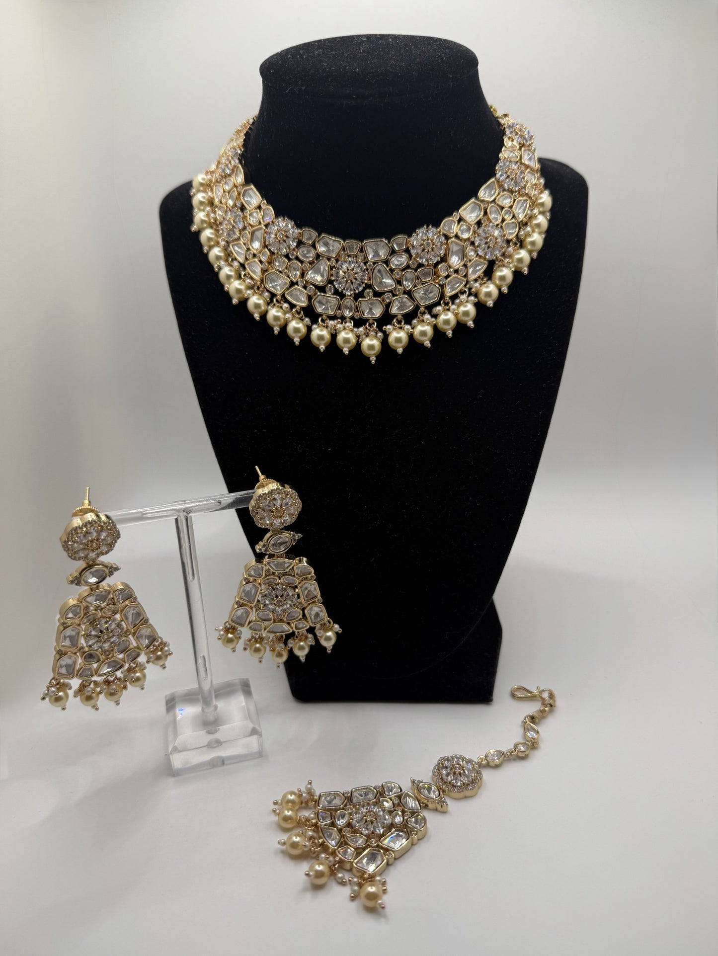 Modish Sia Necklace Set (Pure Kundan)