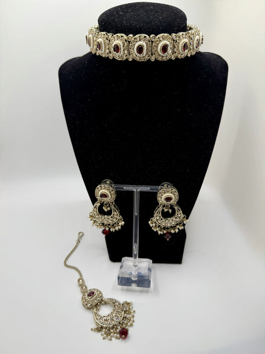 Modish Kia Chocker Set