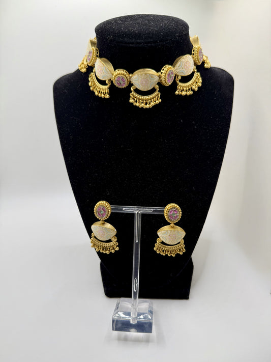 Modish Bia Necklace Set