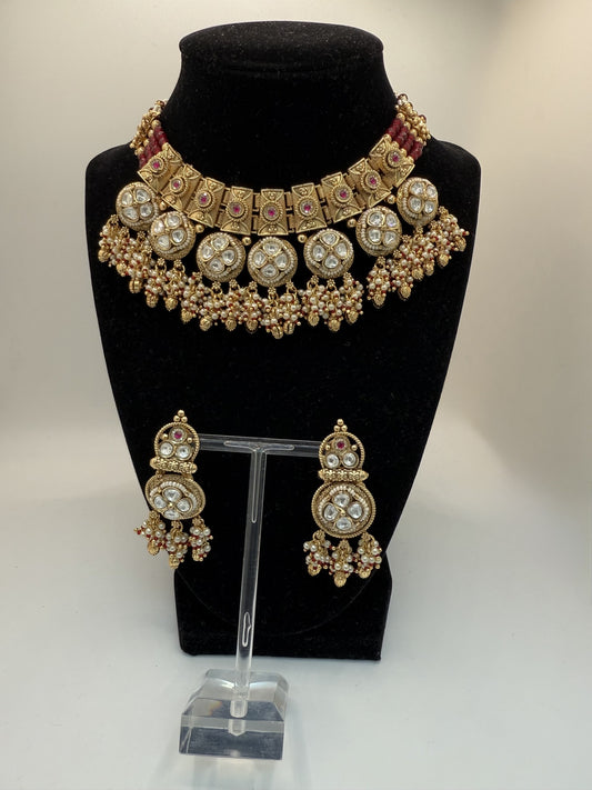 Modish Yali Necklace Set