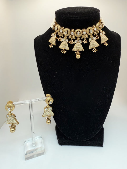 Modish Tyra Necklace Set
