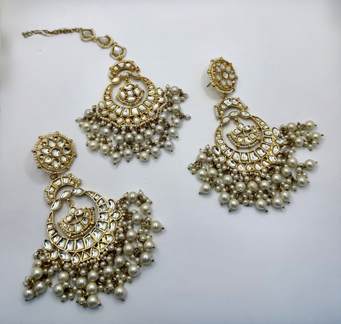 Modish Tikka and Earrings Set