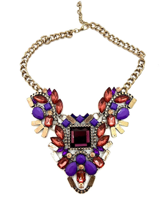 Modish Kissa Statement Necklace