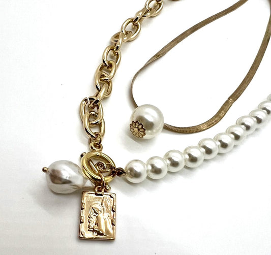 Modish Pearl layered necklace