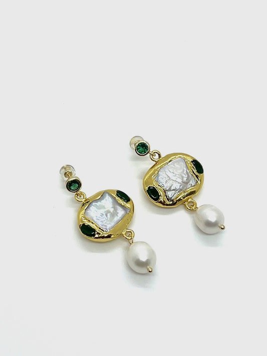 Modish Freshwater Pearl statement Earring