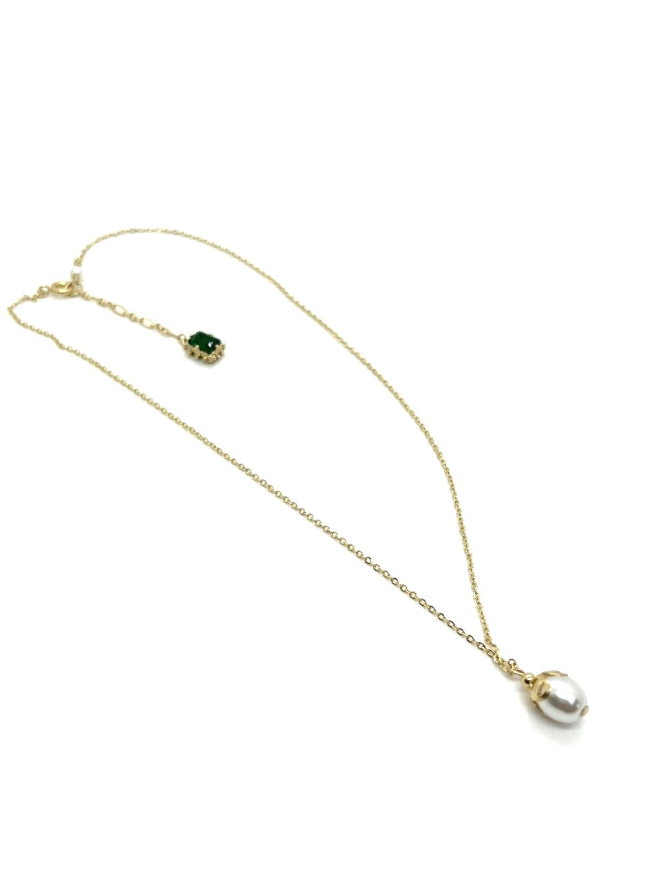 Modish Pearl Necklace
