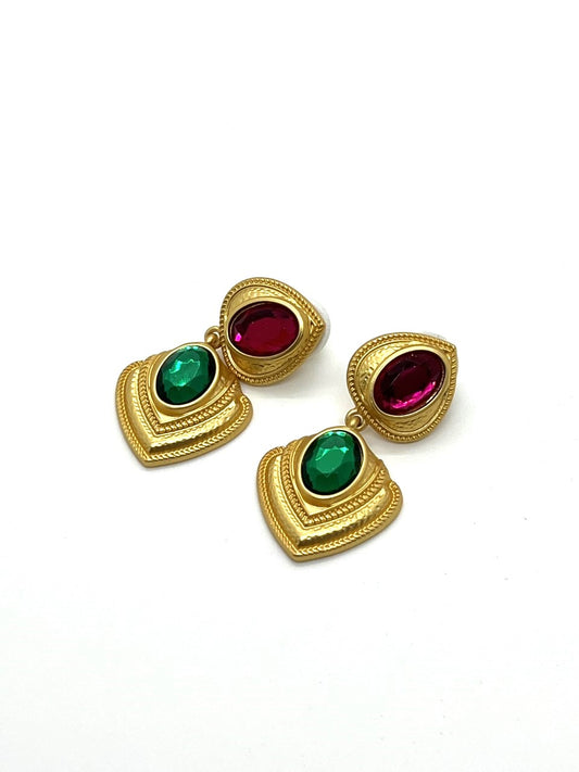 Modish Lara Stgatement Earrings