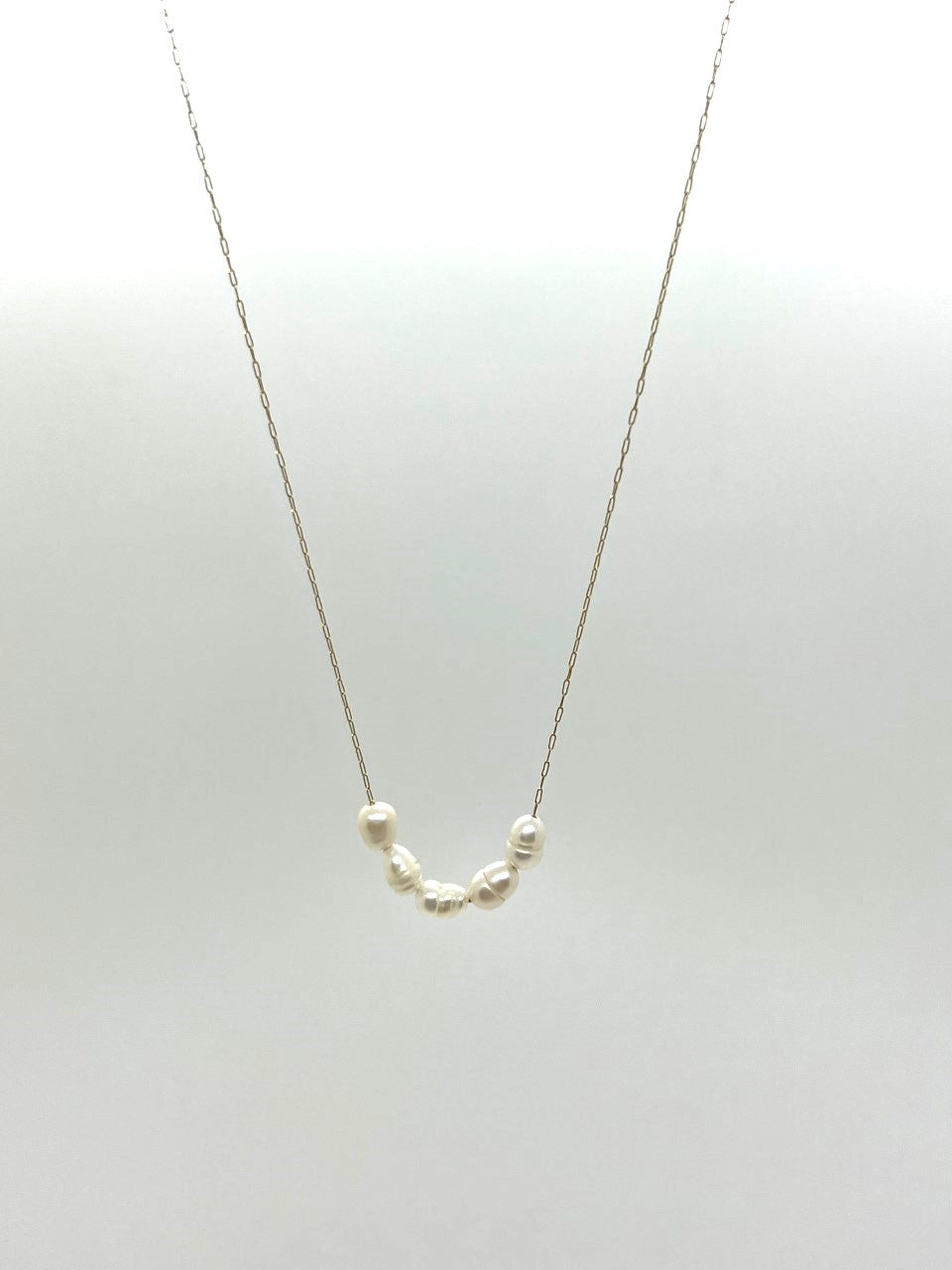 Modish Five Pearl Choker Necklace