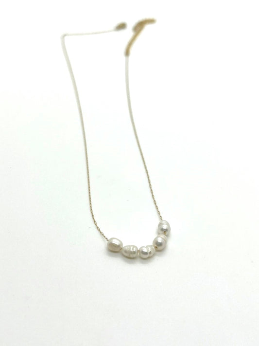 Modish Five Pearl Choker Necklace